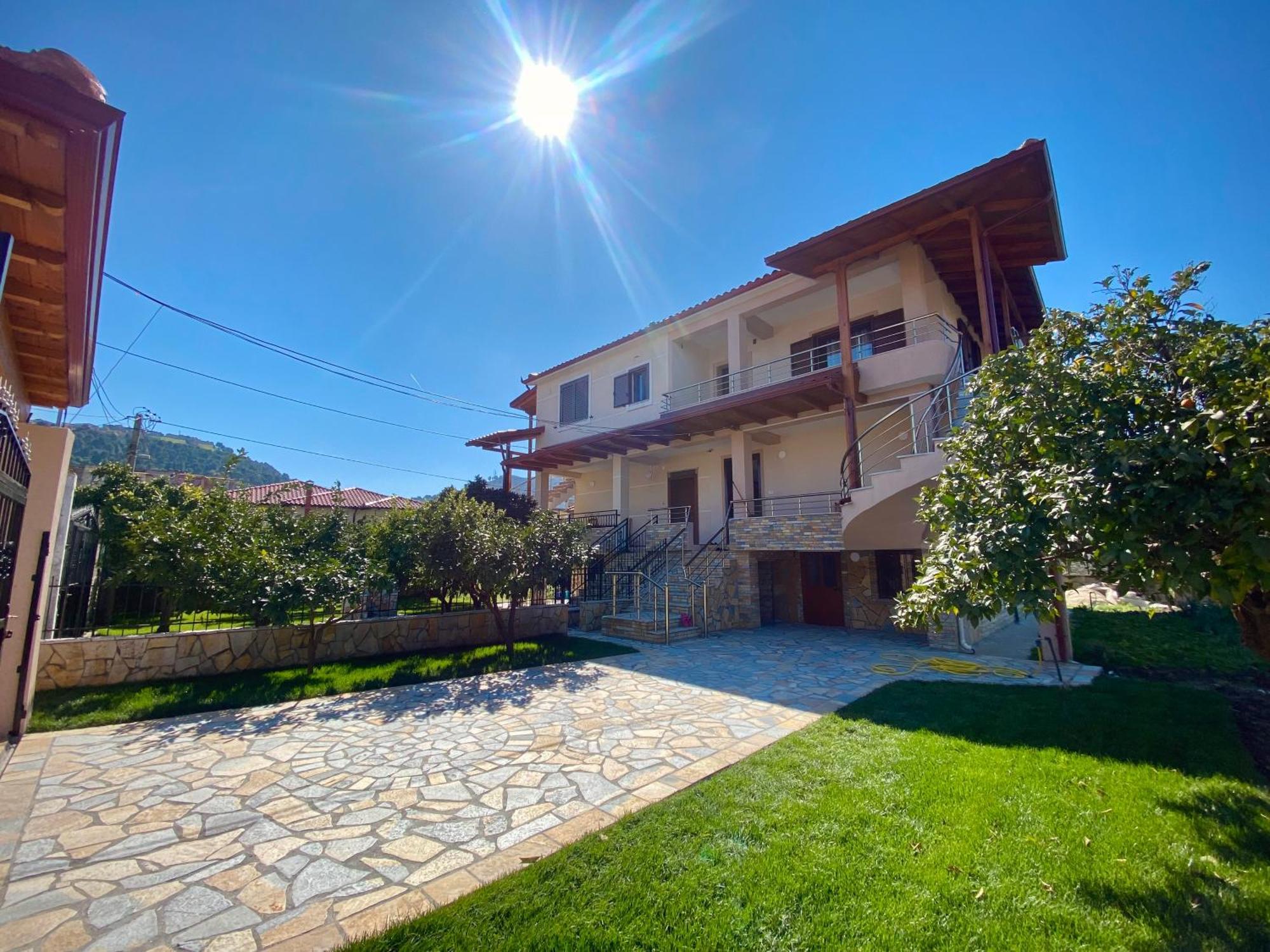 Villa Berat Exterior foto