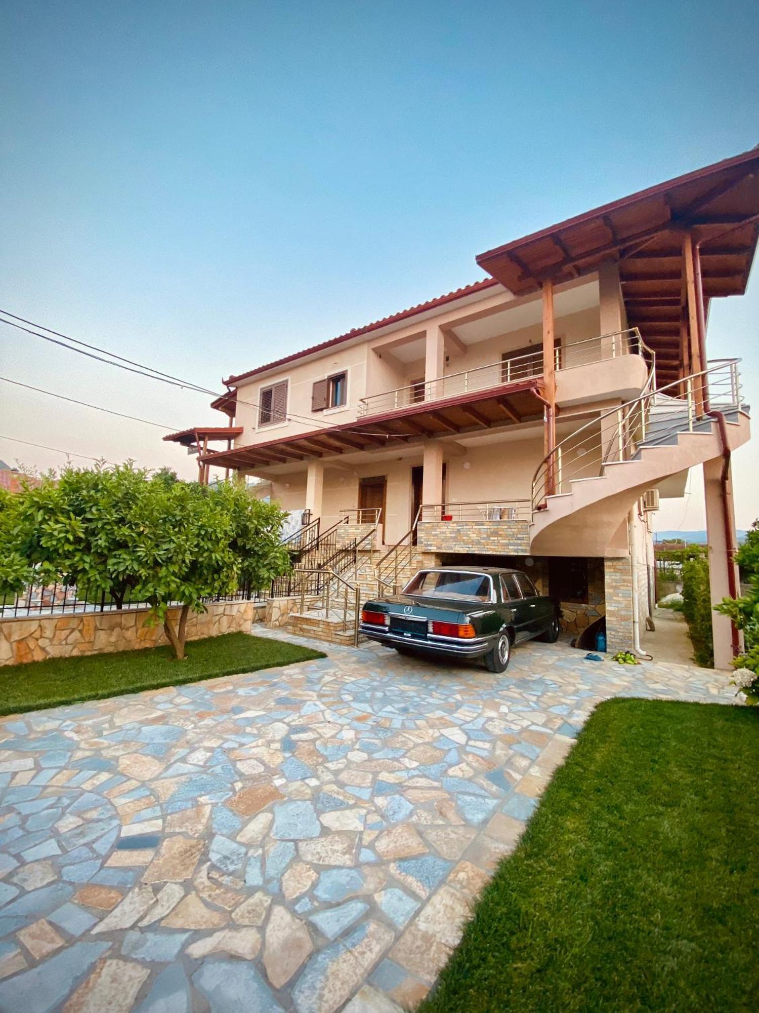 Villa Berat Exterior foto